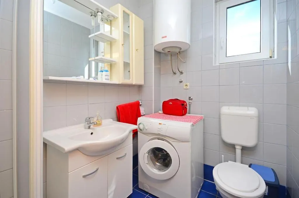 Apartment D-1 Klimno Croatia
