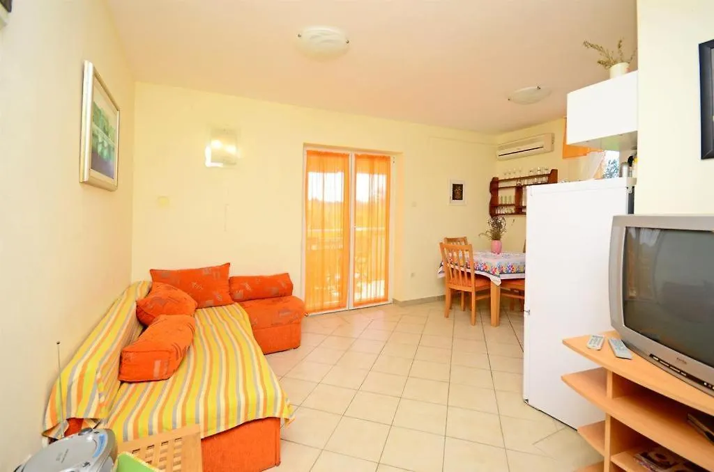 Apartment D-1 Klimno Croatia